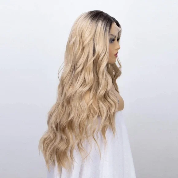 22” BLONDE OMBRÉ WAVYLACE FRONT WIG*NEW*